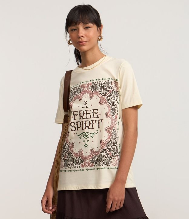 Remera Alargada en Algodón con Estampa Paisley y Lettering 3