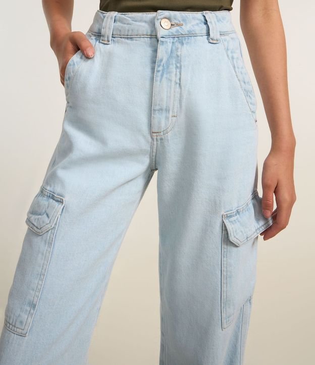 Pantalón Recto Comfort en Jeans con Bolsillos Cargo 5