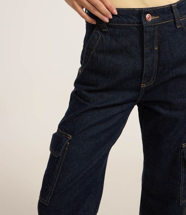 Pantalón Recto Comfort en Jeans con Bolsillos Cargo 8