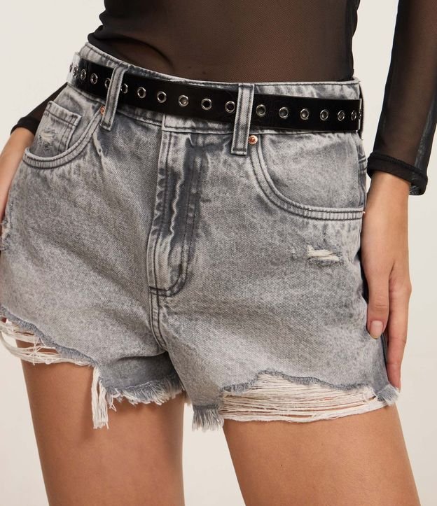 Short Slim en Jeans con Desgastados y Terminación Deshilachada 4
