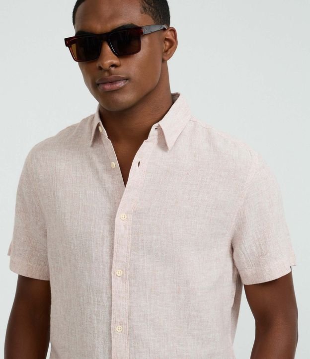 Camisa Regular en Lino con Abotonado 4
