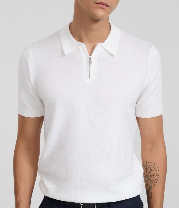 Polo Slim en Viscosa Texturizada con Cremallera 4