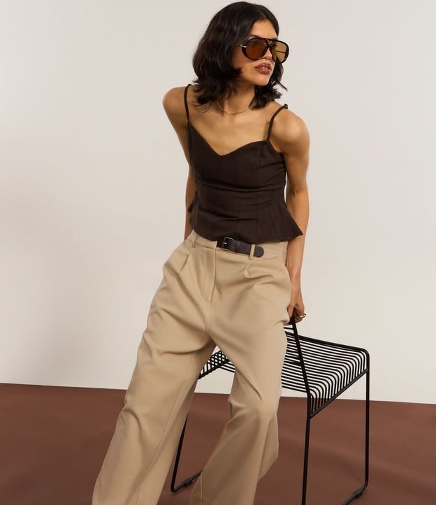 Pantalón Recto Sastrería con Medio Cinturón Incorporado 5