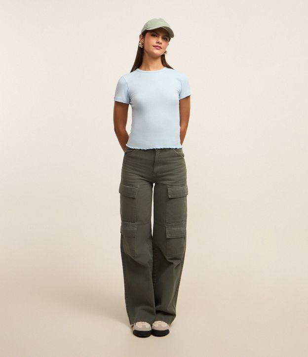 Blusa en Viscosa Texturizada con Bajo Ondulado 2