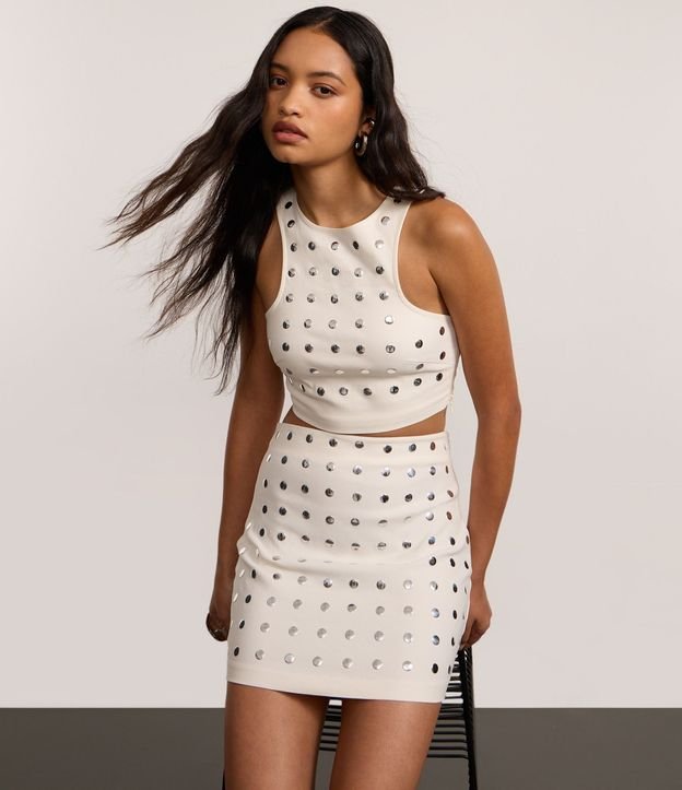 Blusa Cropped en Bengalina con Tachuelas Metalizadas 4