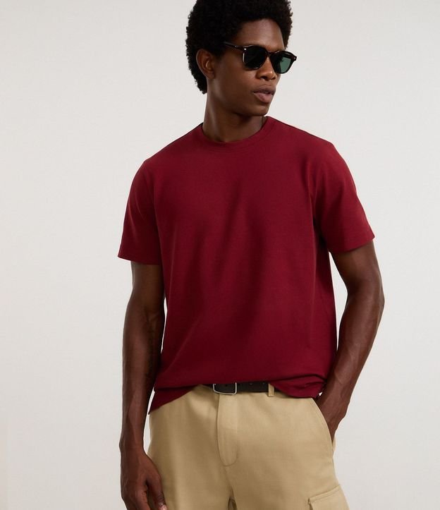 Remera Casual en Algodón con Cuello Redondo