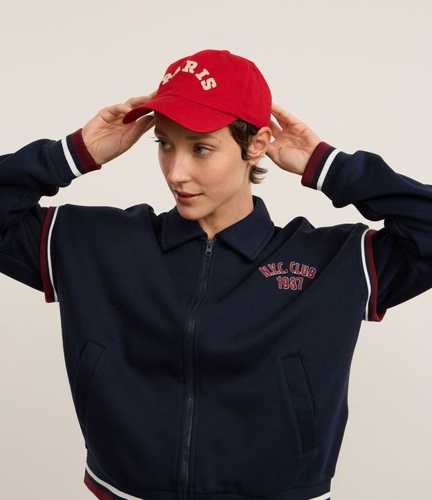 Gorra Aba Curva en Sarga con Patch Paris