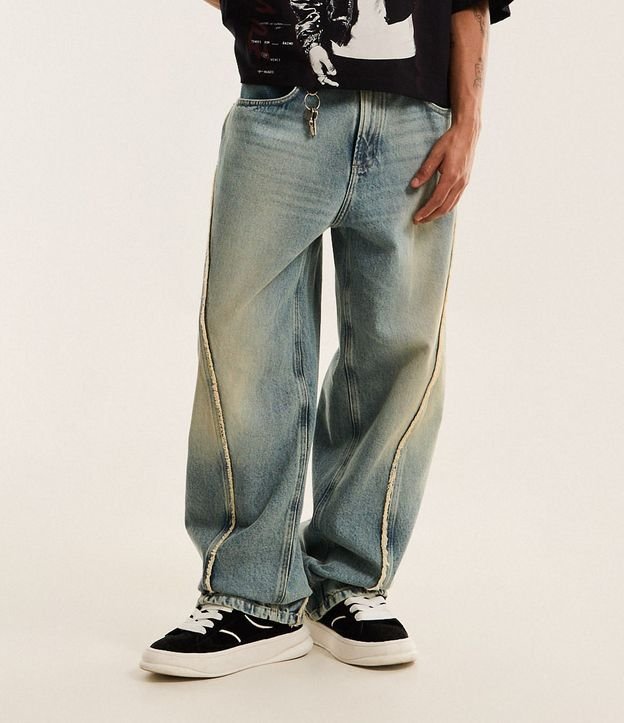 Pantalón Super Baggy en Jeans con Detalles Deshilachados 2