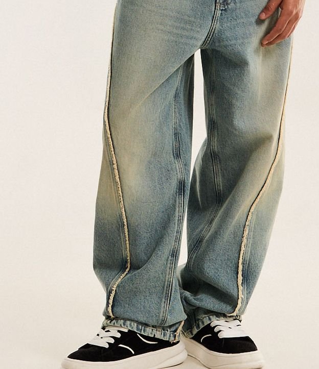 Pantalón Super Baggy en Jeans con Detalles Deshilachados 3