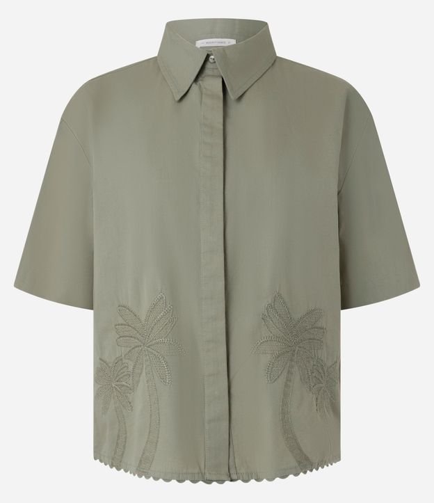 Camisa en Tricolina con Bordado de Palmeras y Ruedo Nube