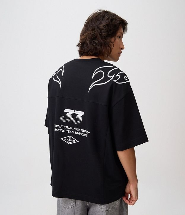 Remera Oversized en Malla con Estampa Lettering y Maori 3