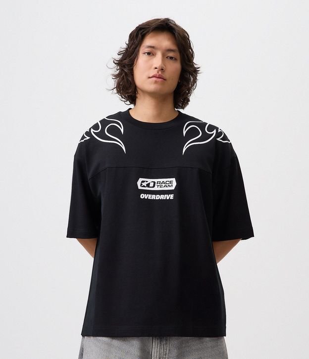 Remera Oversized en Malla con Estampa Lettering y Maori 4
