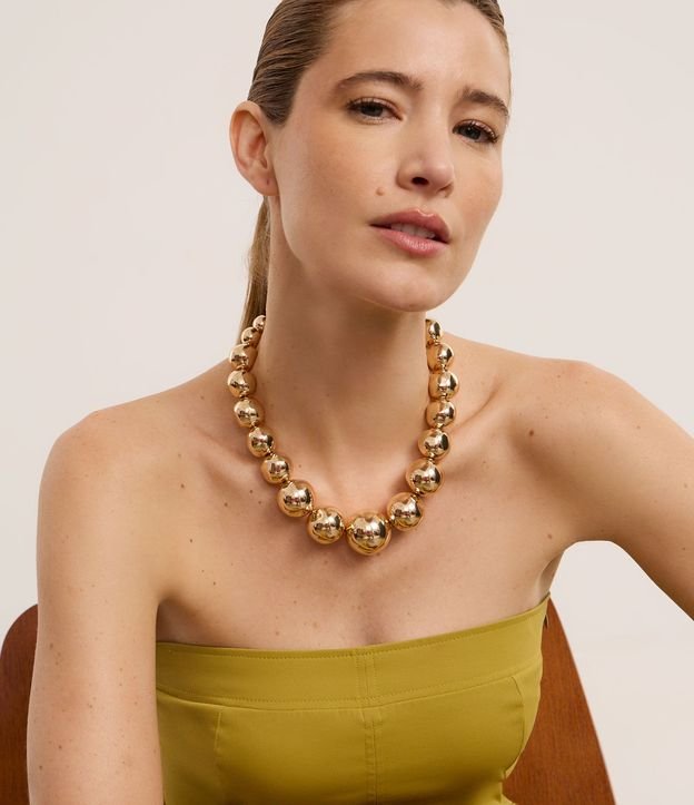 Collar Maxi con Esferas de Dimensiones Graduales