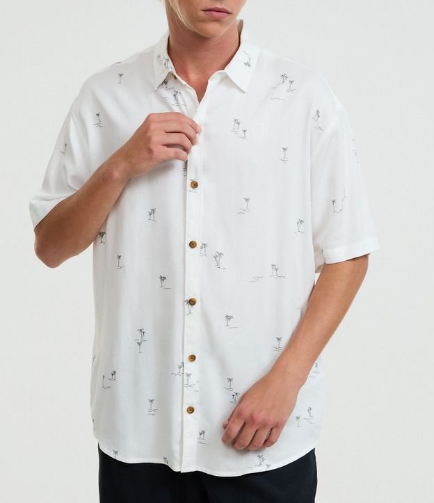 Camisa Relaxed en Viscosa con Estampa de Palmeras 3