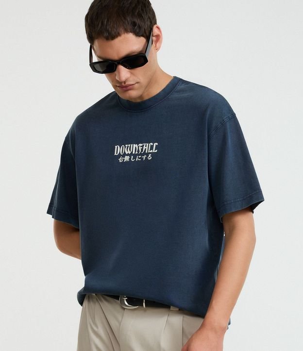 Remera Boxy en Malhão con Estampa Oriental y Lettering Dowfall 2