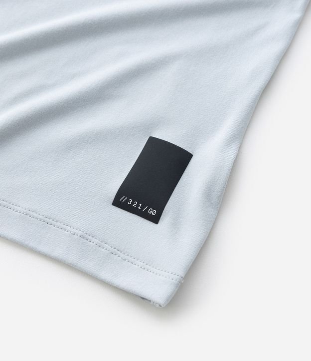 Remera Deportiva con Etiqueta en la Barra y Manga Corta 10