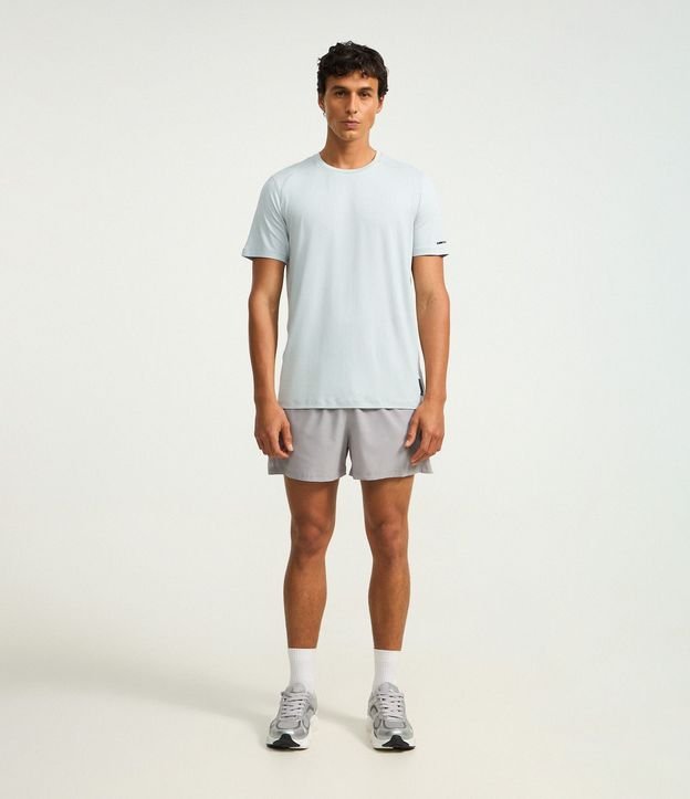Remera Deportiva con Etiqueta en la Barra y Manga Corta 2