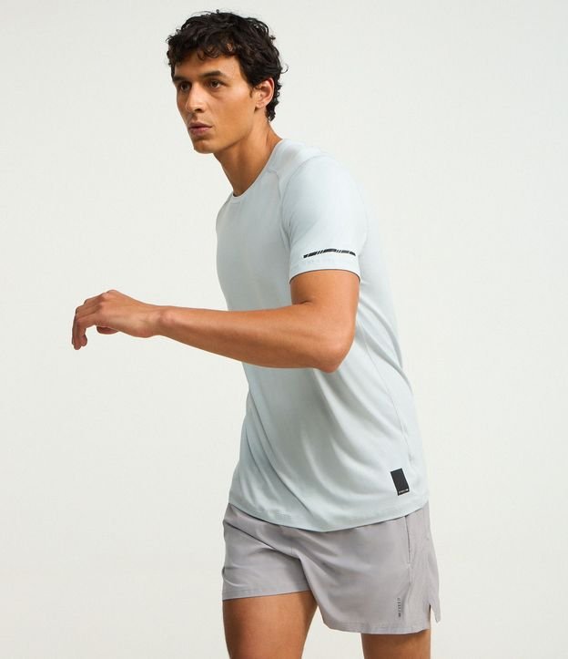 Remera Deportiva con Etiqueta en la Barra y Manga Corta 5