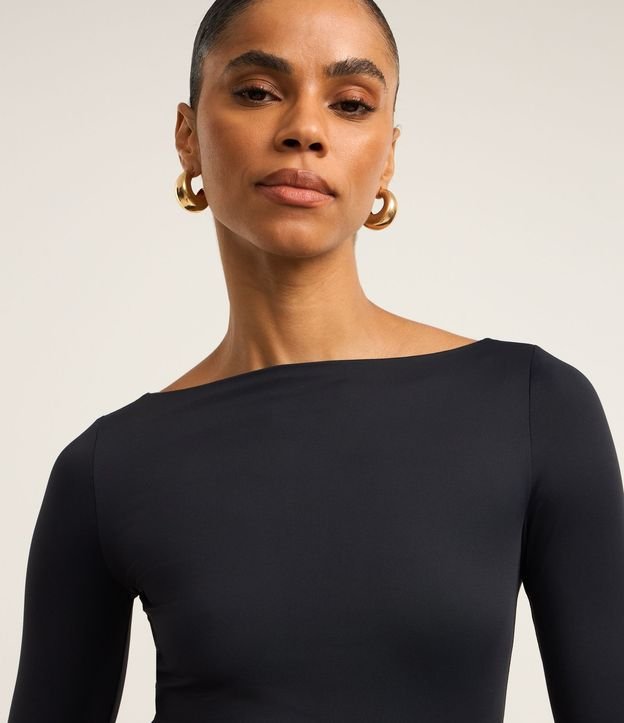 Blusa Regular en Poliamida con Escote Canoa 5