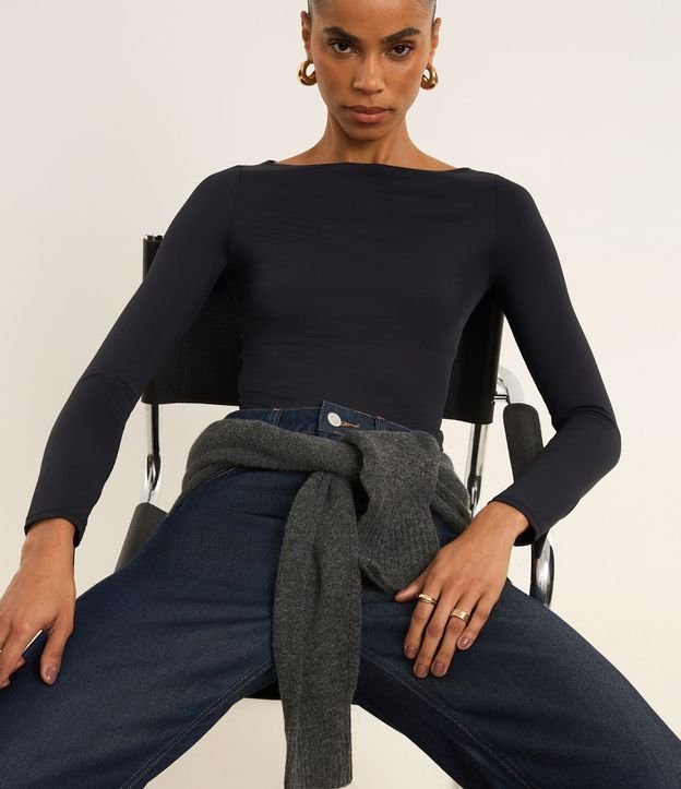 Blusa Regular en Poliamida con Escote Canoa 7