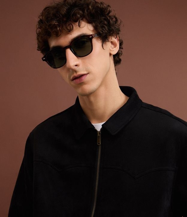 Campera con Detalles en Recorte y Bajo con Elástico 6