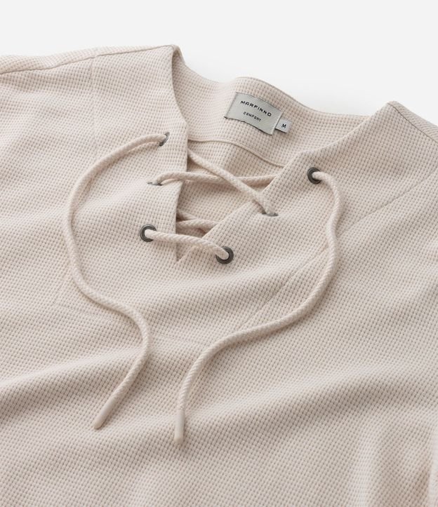 Bata Comfort Texturizado con Cuello V y Lazo 10