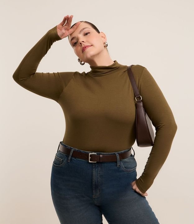 Blusa Cuello Alto en Viscolycra Curve & Plus Size 2
