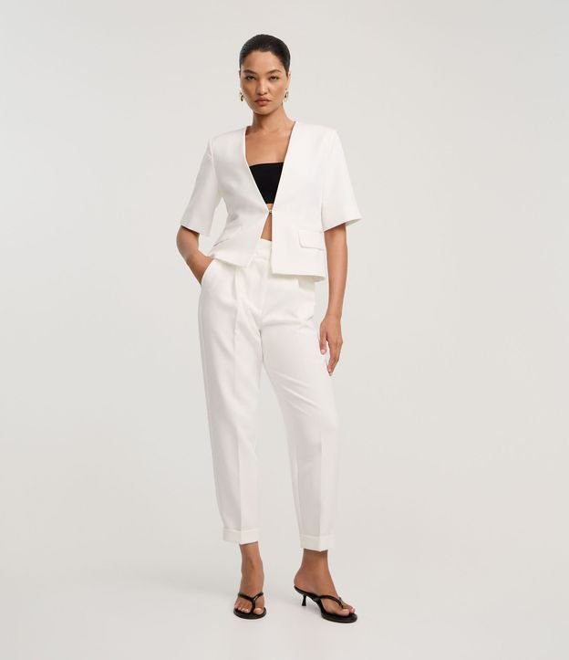 Pantalón Carrot Sastrería con Bajo Italiana y Detalle de Solapa