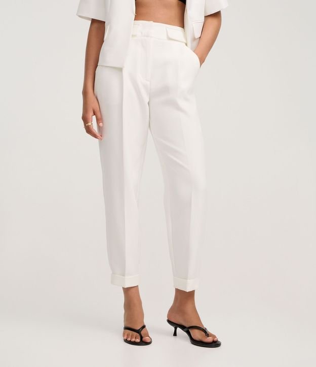 Pantalón Carrot Sastrería con Bajo Italiana y Detalle de Solapa 3