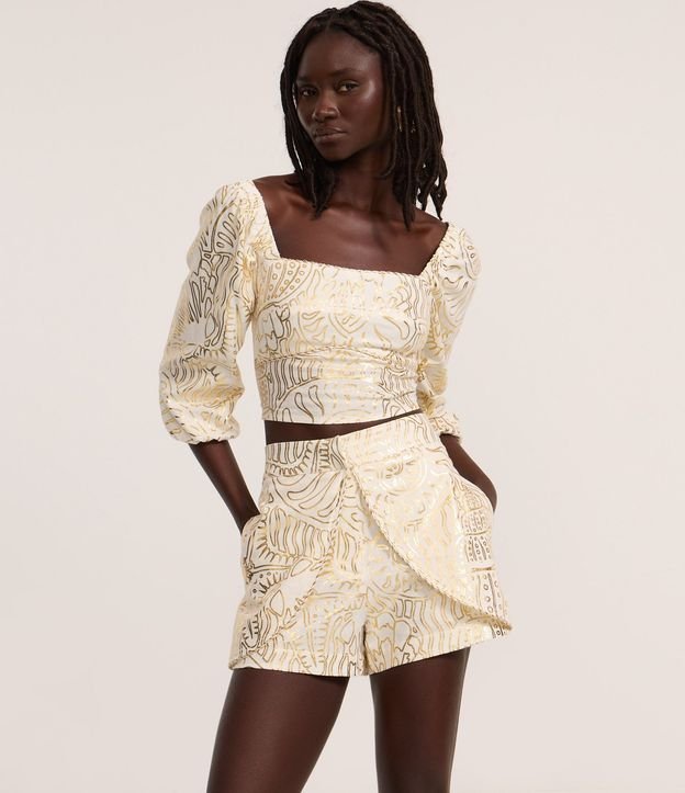 Short Cintura Alta en Viscolino con Estampa de Foil