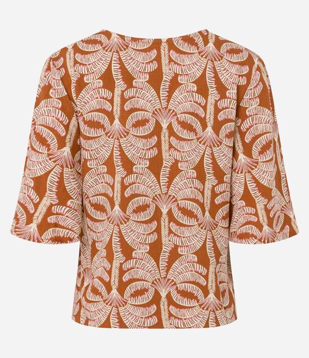 Blusa en Viscosa con Abalorio en el Escote y Estampa Tropical 6
