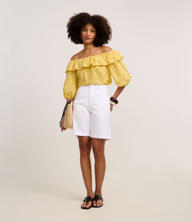 Blusa Hombro a Hombro con Volado y Bordado Floral 2