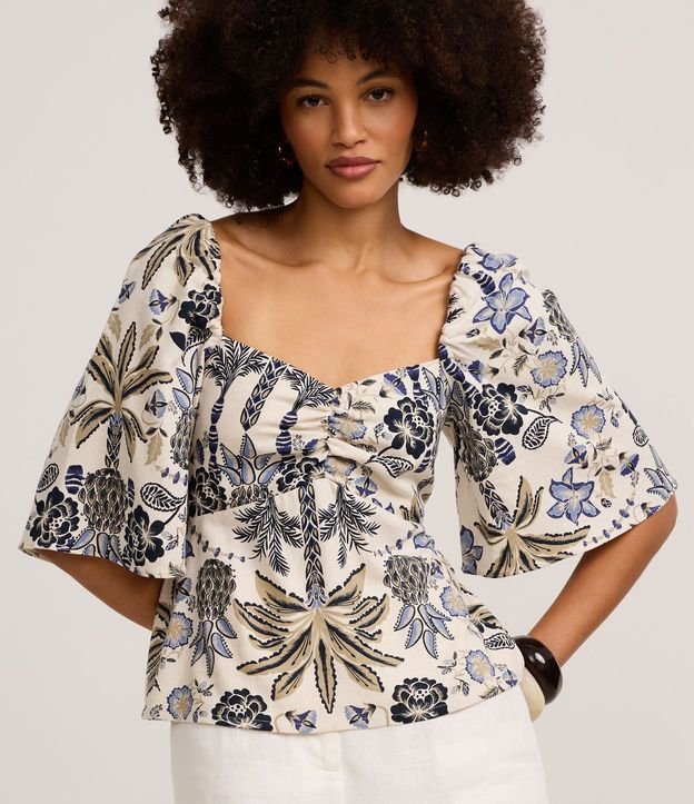 Blusa en Viscolino con Escote Corazón y Estampa Floral