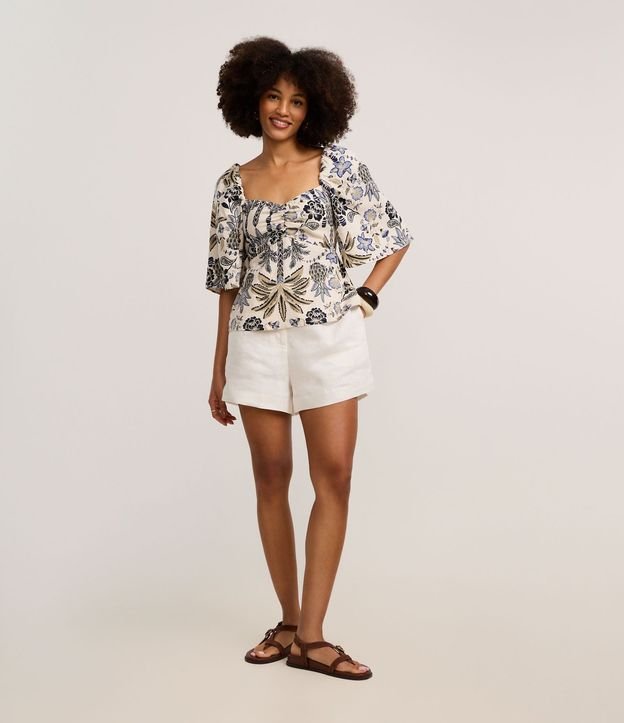 Blusa en Viscolino con Escote Corazón y Estampa Floral 2