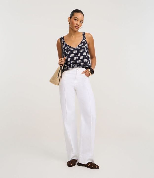 Blusa en Viscosa con Escote V y Estampa de Peces 2