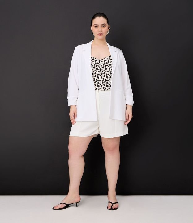 Bermuda en Crepé con Botones en los Bolsillos Curve & Plus Size