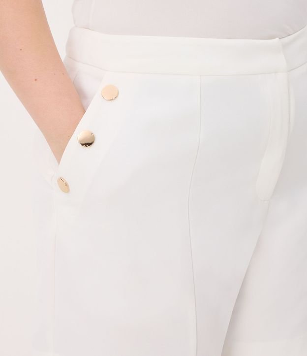 Bermuda en Crepé con Botones en los Bolsillos Curve & Plus Size 4