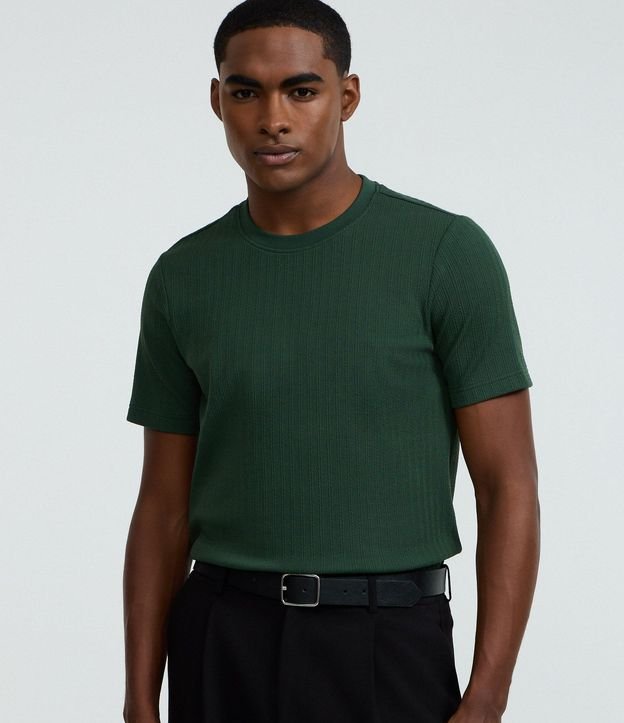 Remera Slim con Textura Vertical