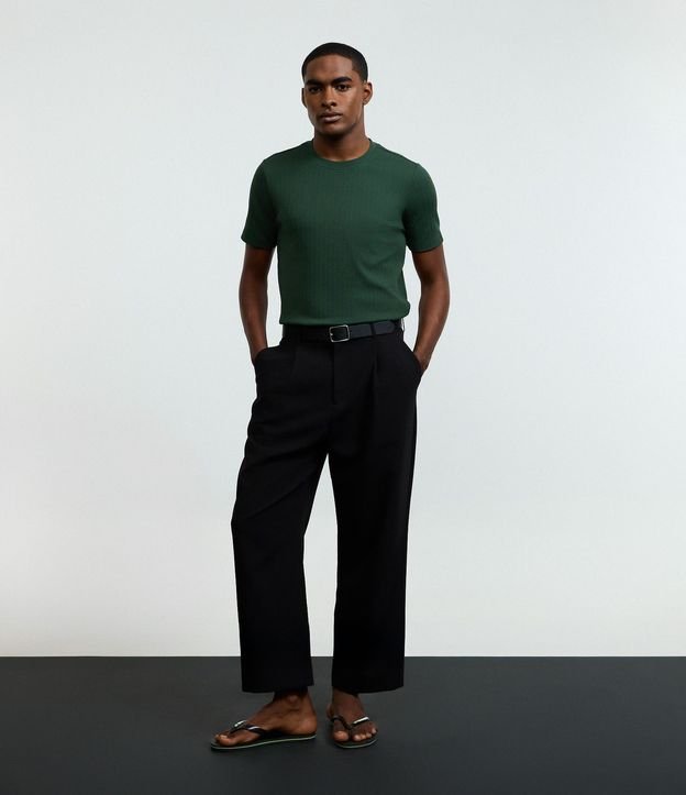 Remera Slim con Textura Vertical 4