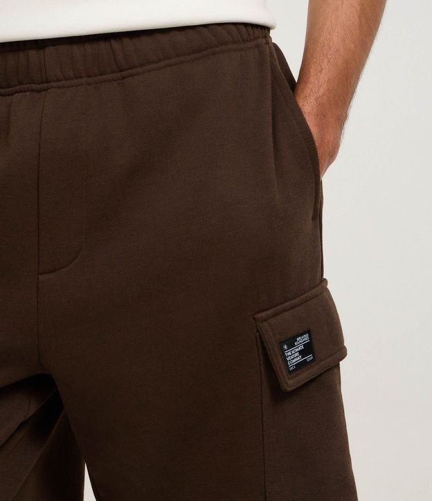 Bermuda en Tela French Terry con Bolsillo Cargo 4