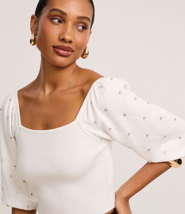 Blusa en Punto con Brillo y Textura en la Manga Bufante