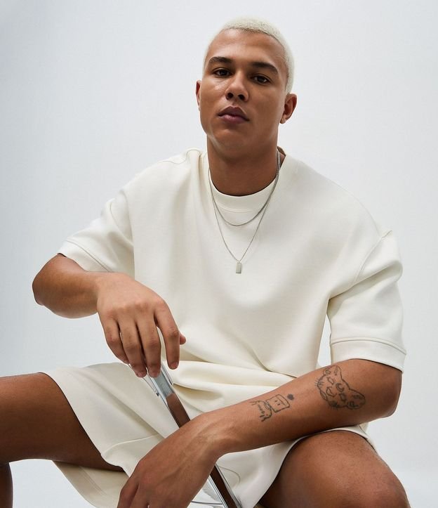 Remera Oversize en Algodón con Sisa Deslocada
