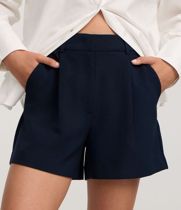 Short Sastre Cintura Alta con Pliegues y Solapa 3