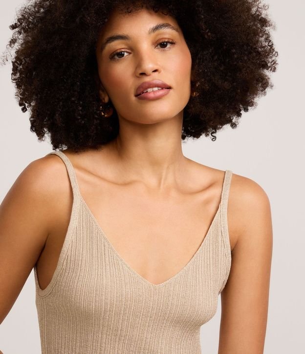 Blusa sin Manga en Punto Canelado con Hilo Metalizado 3