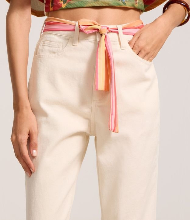 Pantalón Mom en Sarga con Pañuelo en la Cintura 4