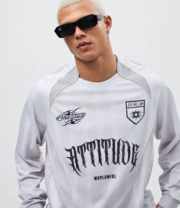 Remera Boxy Manga Larga con Estampa Lettering Attitude 1