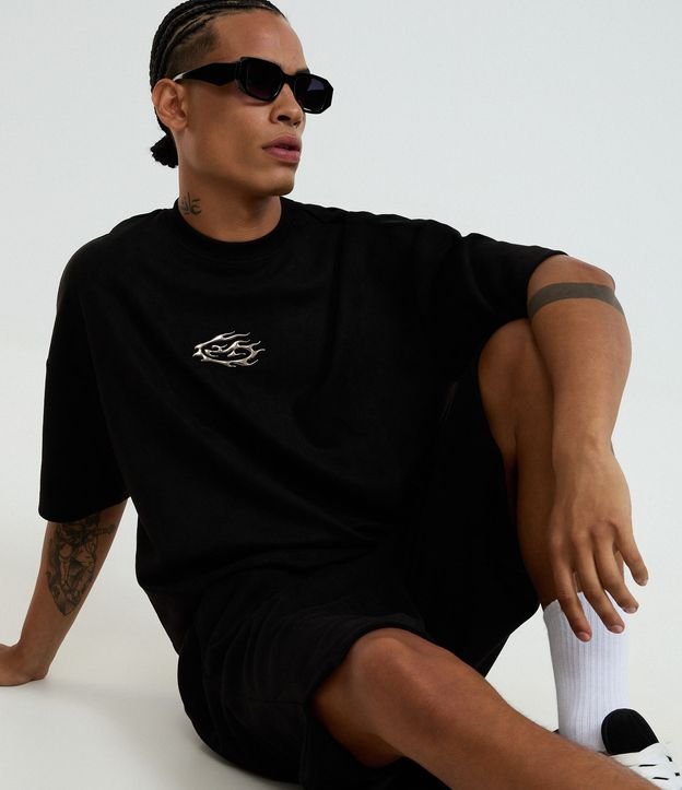 Remera Boxy en Gamuza con Estampa Localizada 3