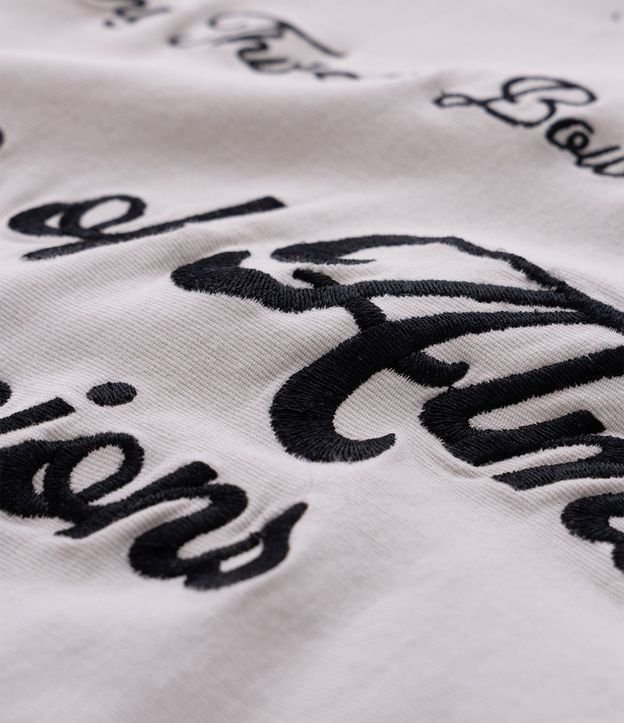 Camisa Boxy en Algodón Texturizado y Estampa Lettering Bordado 9