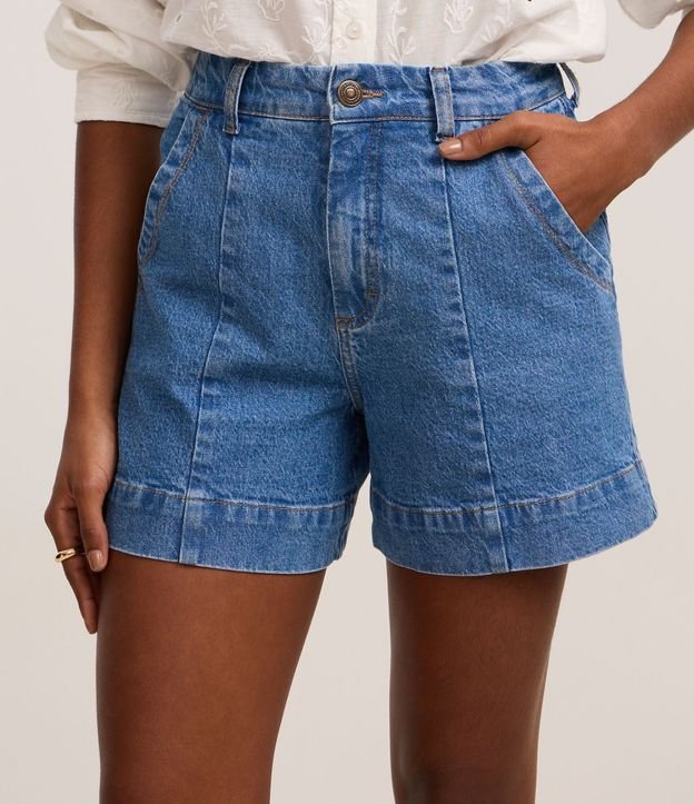 Short Regular en Jeans con Pespunte Contrastante y Bolsillo Cuchillo