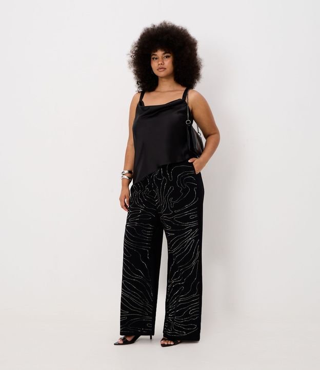 Musculosa en Satén con Escote Degagê y Bajo Asimétrica Curve & Plus Size 2